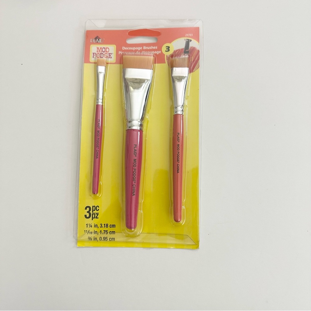 MOD PODGE 3 pack of Decoupage Brushes NEW IN PACKAGE